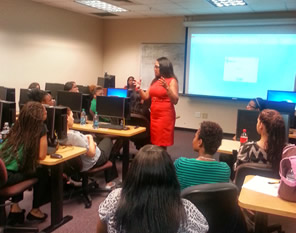 Dr McCauley speaking to a group of students at the NZMWA